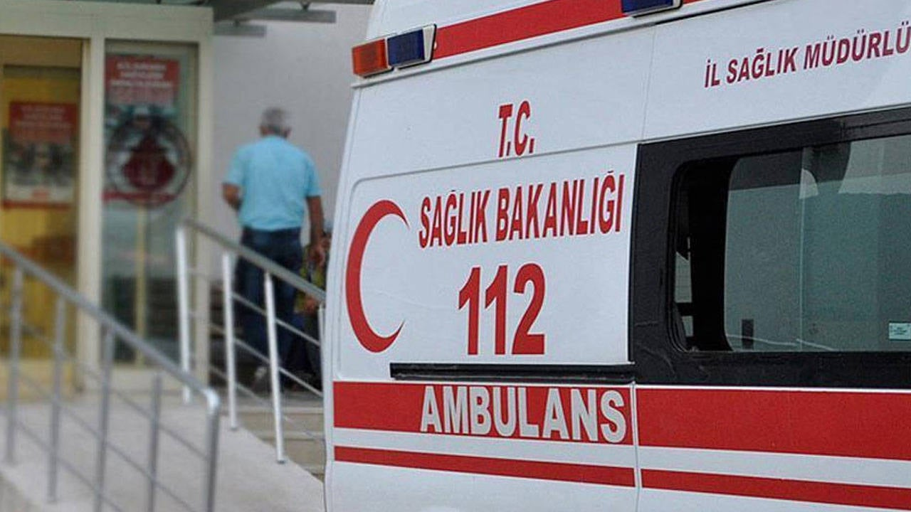 Manisa'da işçileri taşıyan servis kaza yaptı: Yaralılar var