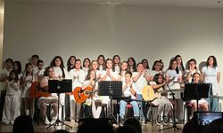 Manisalı öğrencilerden unutulmaz müzik şöleni