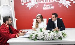 Yunusemre'de 15 çift mutluluğa "evet" dedi