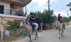Manisa'nın sıra dışı kaymakamı: Kırsal mahallelere atla gidiyor, sorunları dinliyor