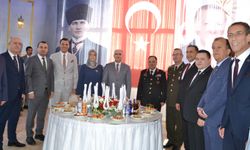 Manisa protokolü bayramlaştı