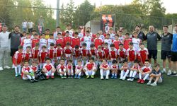 Yıldızspor 45 futbol kulübü yaz futbol okulunu coşkuyla başlattı