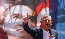 Özgür Özel'den İzmir tepkisi: Bizi yeni bir tartışmanın içine çekmek için operasyon yaptılar