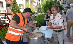 Manisa’da İyilik Elinde Derneği'nden aşure hayrı
