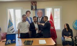 Memleket partisi kula ilçe başkanı ve yönetim kurulu İyi Parti'ye katıldı