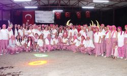 Manisa’da şalvarını giyen kadınlar eğlenceye koştu