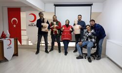 Türk Kızılay’dan hem bilinçlendirme hem destek