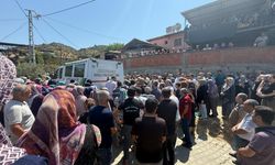 Manisa'da kahreden kaza! Ölen kuzenler gözyaşlarıyla toprağa verildi