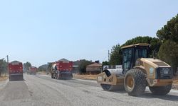 Manisa Büyükşehir Belediyesi’nden 13 bin ton asfalt, 55 kilometre sathi kaplama çalışması