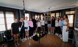 Turgutlu Belediyesi Kadın Voleybol Takımı sezonun ilk kontrolünden geçti