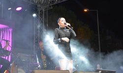 Demirci Kurtuluş Festivali'nde Merve Özbey rüzgarı esti!