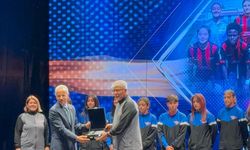Zafer Spor'a Türkiye'nin en iyi kadın futbol takımı ödülü