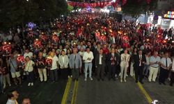 Manisa'da Zafer Bayramı coşkusu fener alayı ile taçlandı