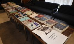 Şehzadeler Belediyesi Kütüphanesi’nde Kurtuluş Günü’ne özel kitap sergisi