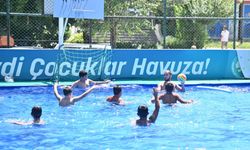 Manisa'da 6 binden fazla öğrenci yazı havuzlarda geçirdi