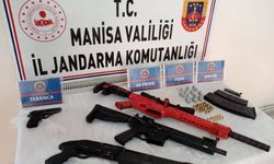 Manisa'da eğlence mekanlarından tabanca ve tüfek çıktı
