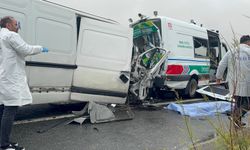 Feci kaza... Jandarma aracına minibüs çarptı: 2 jandarma şehit oldu, 1 vatandaş hayatını kaybetti