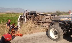 Manisa'da kamyonet takla attı: 2 yaralı