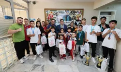 İl Müdürü Öztürk, Manisalı Kick Boks şampiyonlarını ödüllendirdi