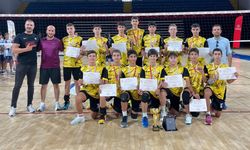 Manisa Erkek Voleybol Takımı'ndan büyük başarı