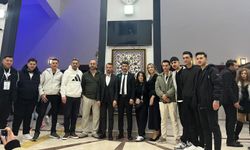 Manisa'lı kuaförler Uşak'tan 3 kupa ile döndü