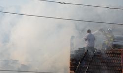 Manisa’da korkutan yangın: Bir ev kullanılamaz hale geldi