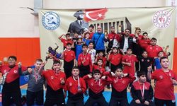 Yunusemreli güreşçiler Kuşadası'nda şampiyon oldu