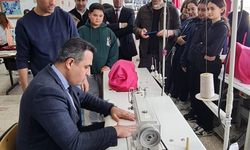 Kaymakam Dalak öğrencilerle dikiş dikip çapa yaptı