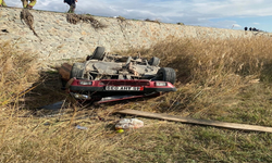 Salihli-Alaşehir yolunda otomobil devrildi: 5 yaralı