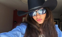 Demet Özdemir yeni tarzıyla gündemde