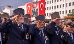 Manisa’da Atatürk’ü Anma Töreninde Kent Sessizliğe Büründü