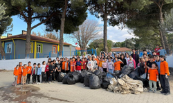 Sarıgöl’de minik eller çevre için seferber oldu