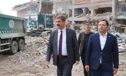 Manisa Kula Belediye Başkanı Hikmet Dönmez afet bölgesinde