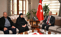 Şehit ailesi, Manisa Valisi ve Başkan Dutlulu’yu ziyaret etti