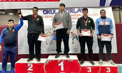 284 sporcu Manisa’da Türkiye Şampiyonası için güreşti