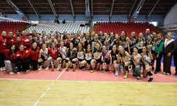 Manisa'da  okul sporları voleybol il birinciliği tamamlandı