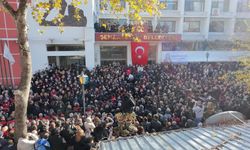 Başkan Durbay'a  görev yaptığı belediyede gözyaşlarıyla veda edildi