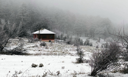 Demirci’nin yüksek kesimleri beyaza büründü