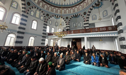 Akhisar’ın yeni camisi Hayber ibadete açıldı