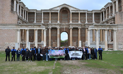 Genç kaşifler Kula-Salihli UNESCO Jeoparkı’nda tarihle ve doğayla buluştu