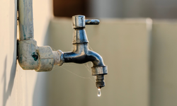 Boru patlağı Manisa’nın iki ilçesini susuz bıraktı