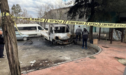 Manisa'da gece faciası: Evsiz adam yanarak can verdi