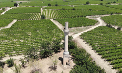 Sarıgöl’ün simgesi ’Kırık Minare’ zamana karşı direniyor