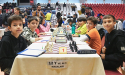 Yunusemre’de çocuklar için satranç hamlesi başlıyor