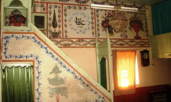 Sığırtmaçlı’daki 147 yıllık tarihi cami, kök boya süslemeleriyle zamana meydan okuyor