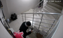 Turgutlu’da maskeli ayakkabı hırsızı kameralara yakalandı