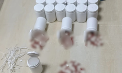 Salihli’de şüpheli çanta alarmı: Bin 163 uyuşturucu hap ele geçirildi