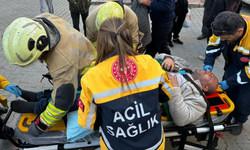 Asansör kulesinden düşen adam bacağını kırdı: Yardımına itfaiye koştu