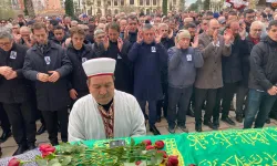 Özgür Özel Manisa’da cenaze törenine katıldı