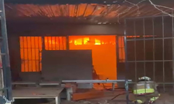 Marangoz atölyesinde çıkan yangın ekipleri harekete geçirdi